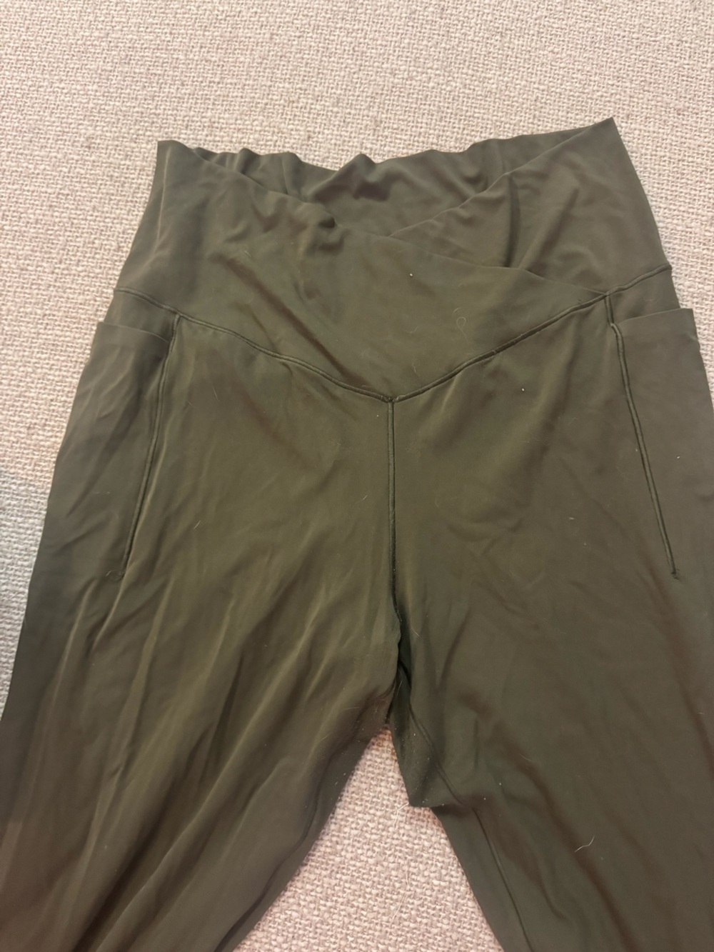 aerie Offline High-Rise Leggings in Olive Green
